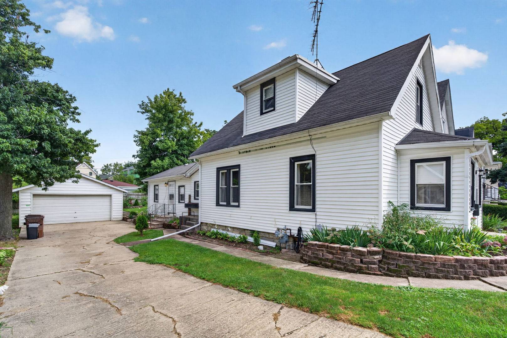 1107 Sterling AVE, Joliet, IL 60432