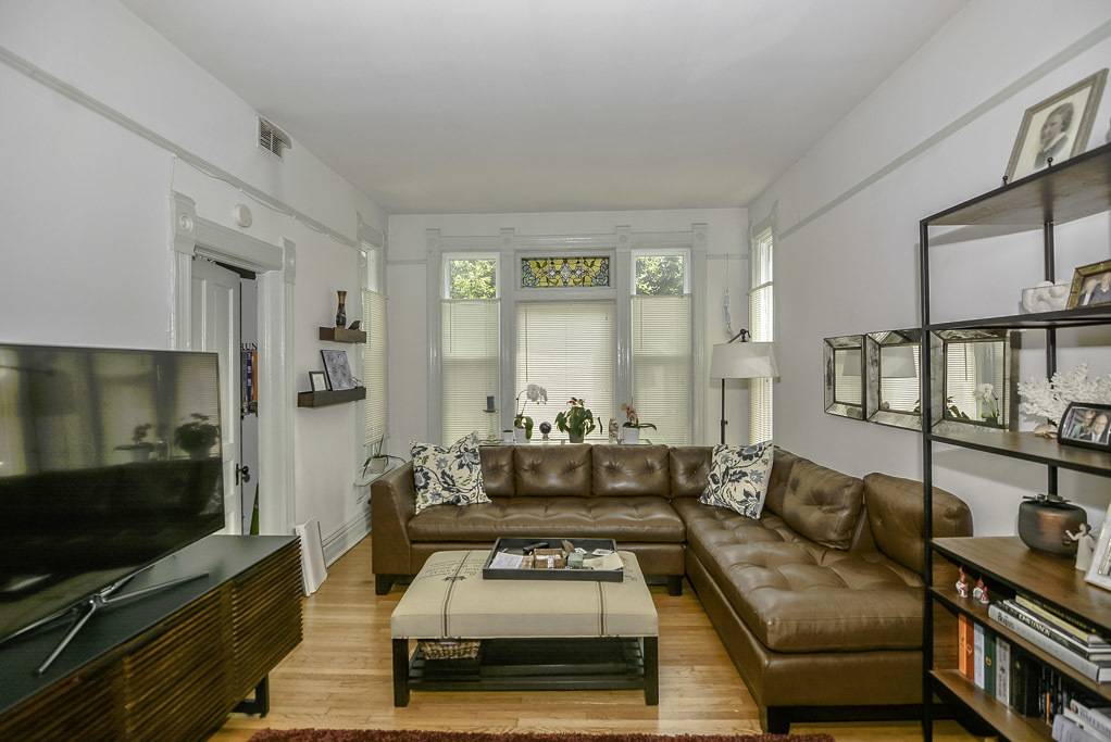 3222 N RACINE AVE #2, Chicago, IL 60657