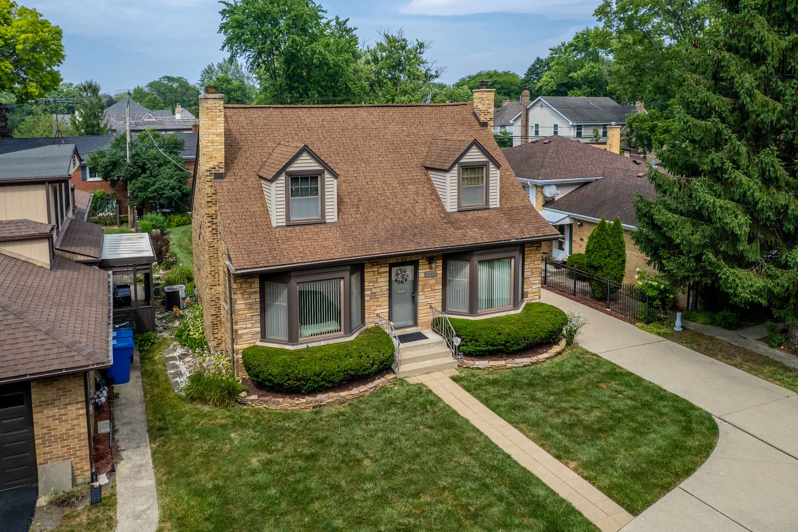 6631 N Caldwell AVE, Chicago, IL 60646