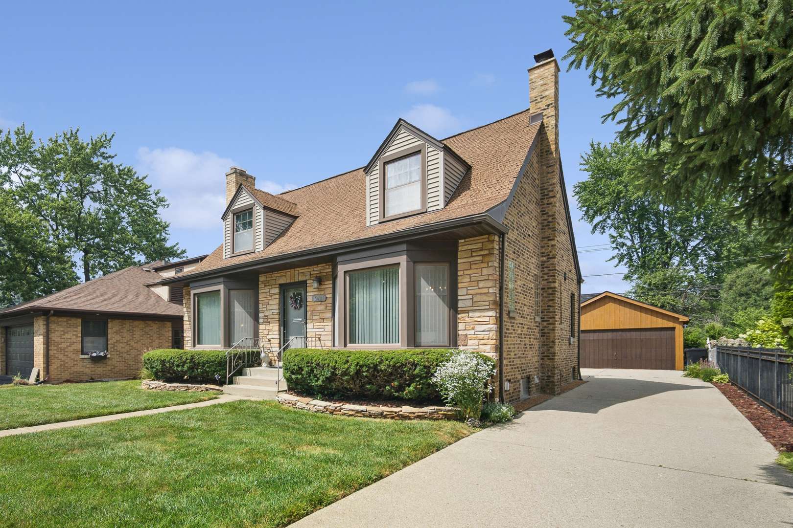 6631 N Caldwell AVE, Chicago, IL 60646