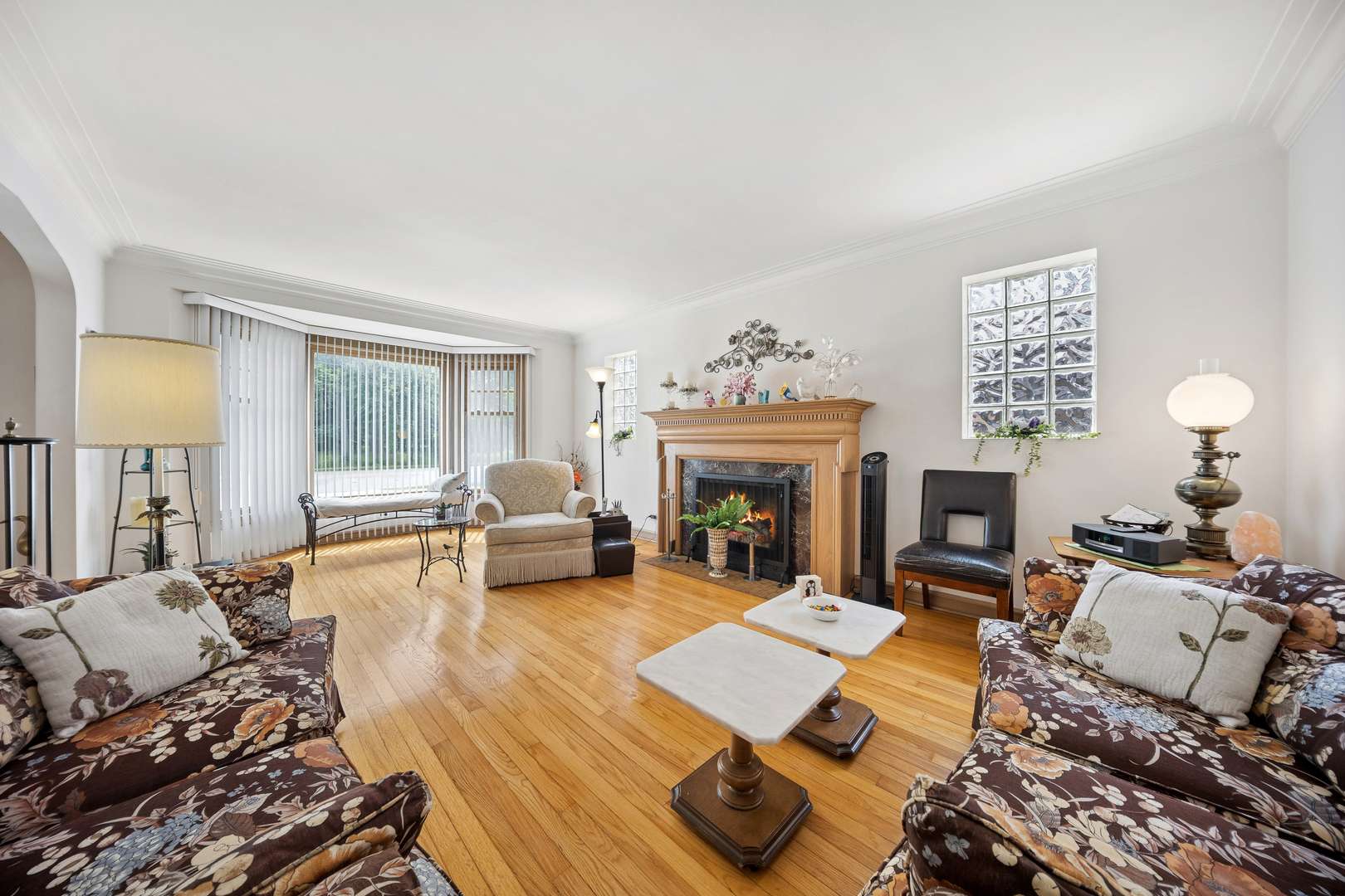6631 N Caldwell AVE, Chicago, IL 60646