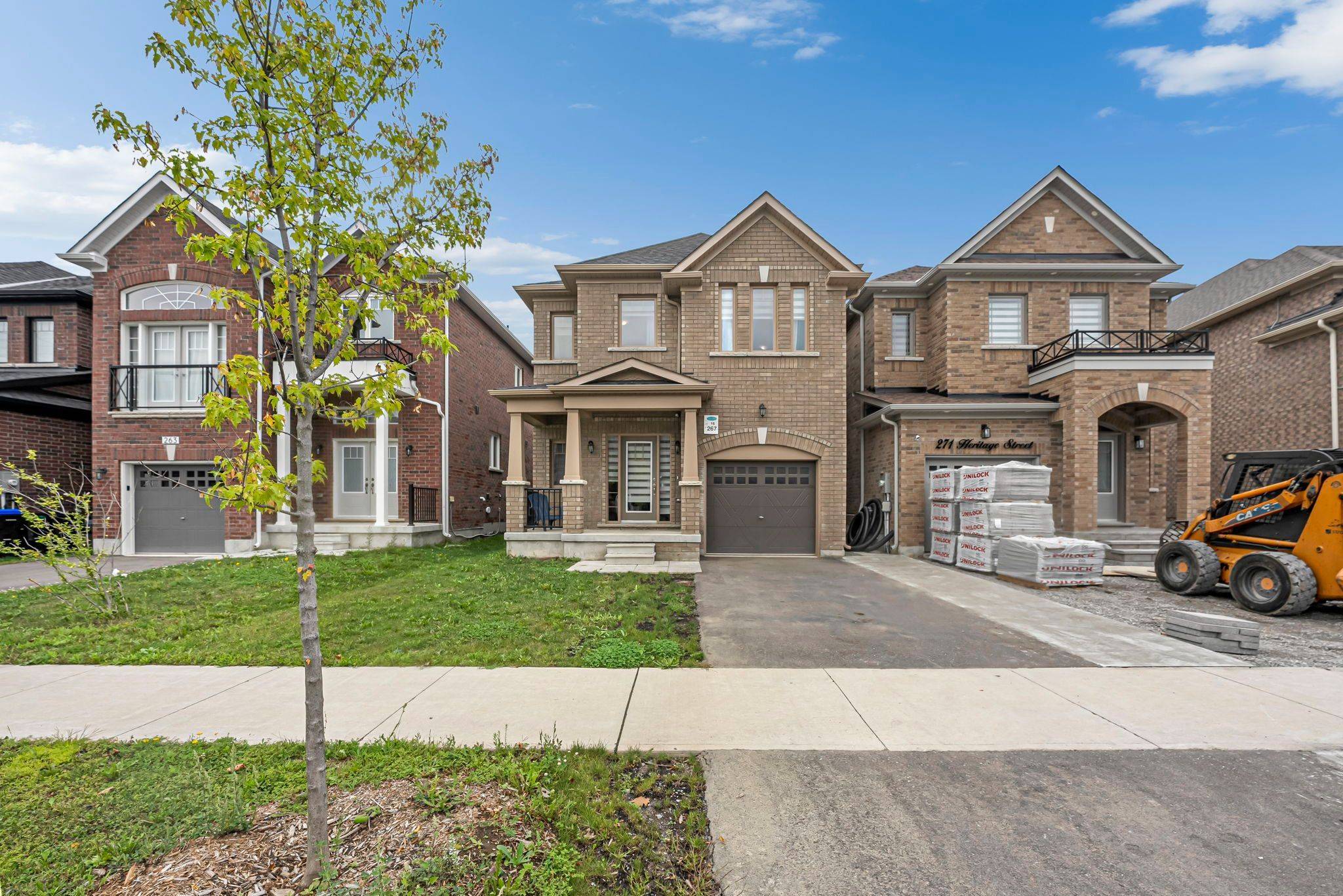267 Heritage ST, Bradford West Gwillimbury, ON L3Z 4M7
