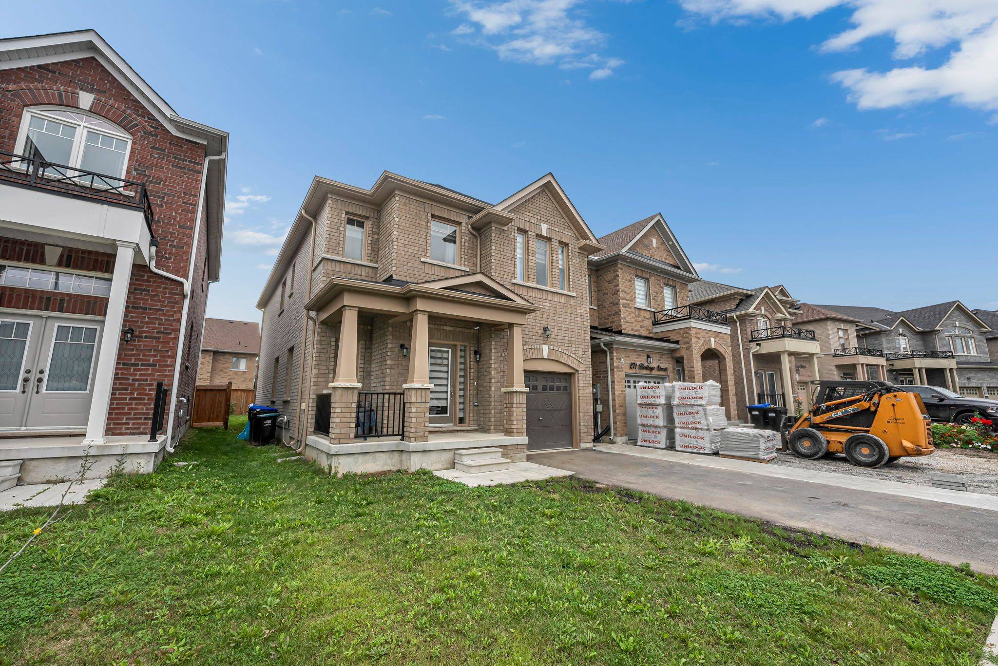 267 Heritage ST, Bradford West Gwillimbury, ON L3Z 4M7