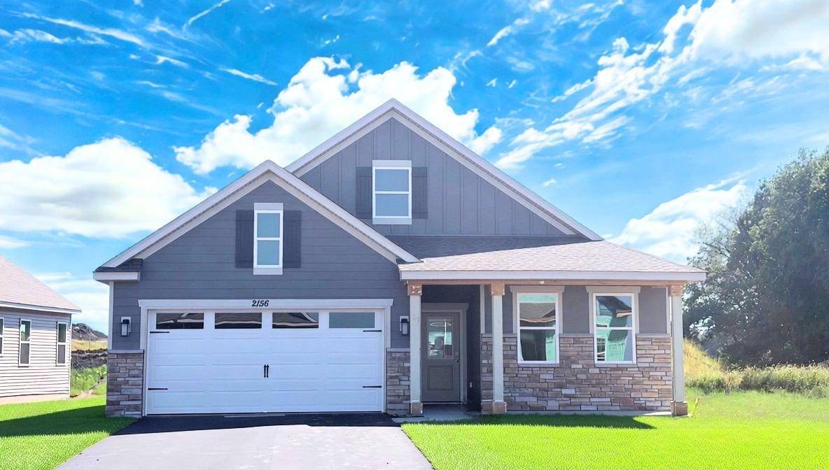2156 Bluff Heights DR, Shakopee, MN 55379