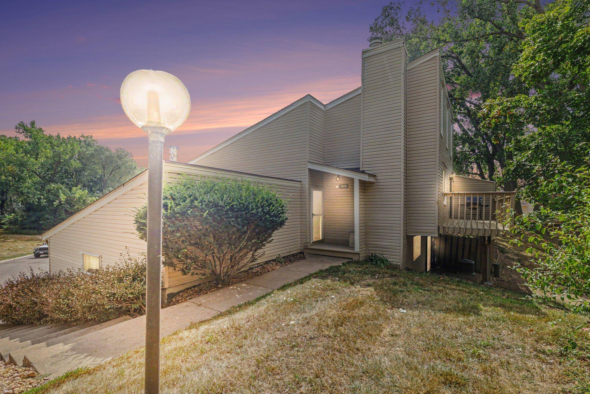 5626 N Innsbruck CT, Fridley, MN 55432