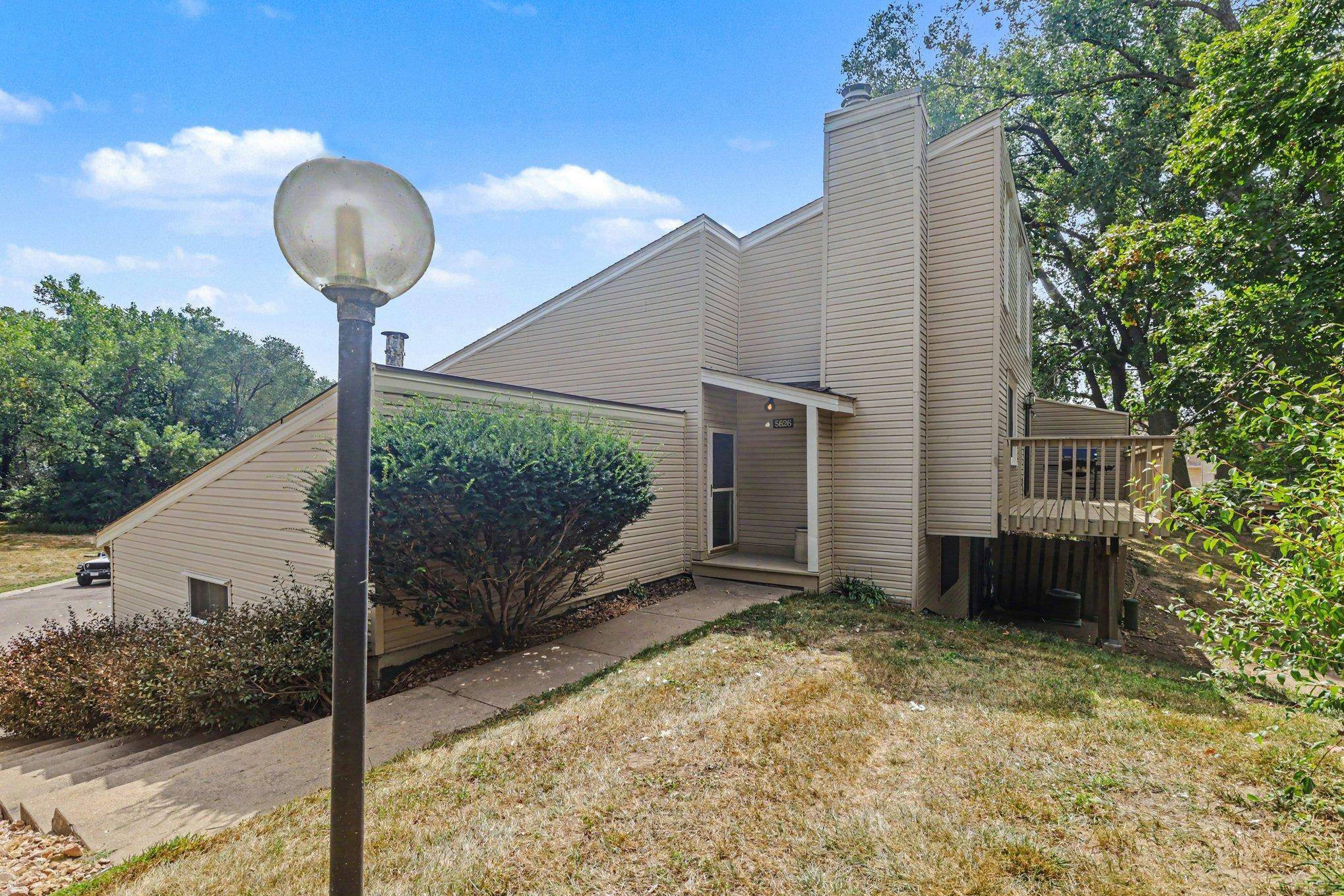 5626 N Innsbruck CT, Fridley, MN 55432