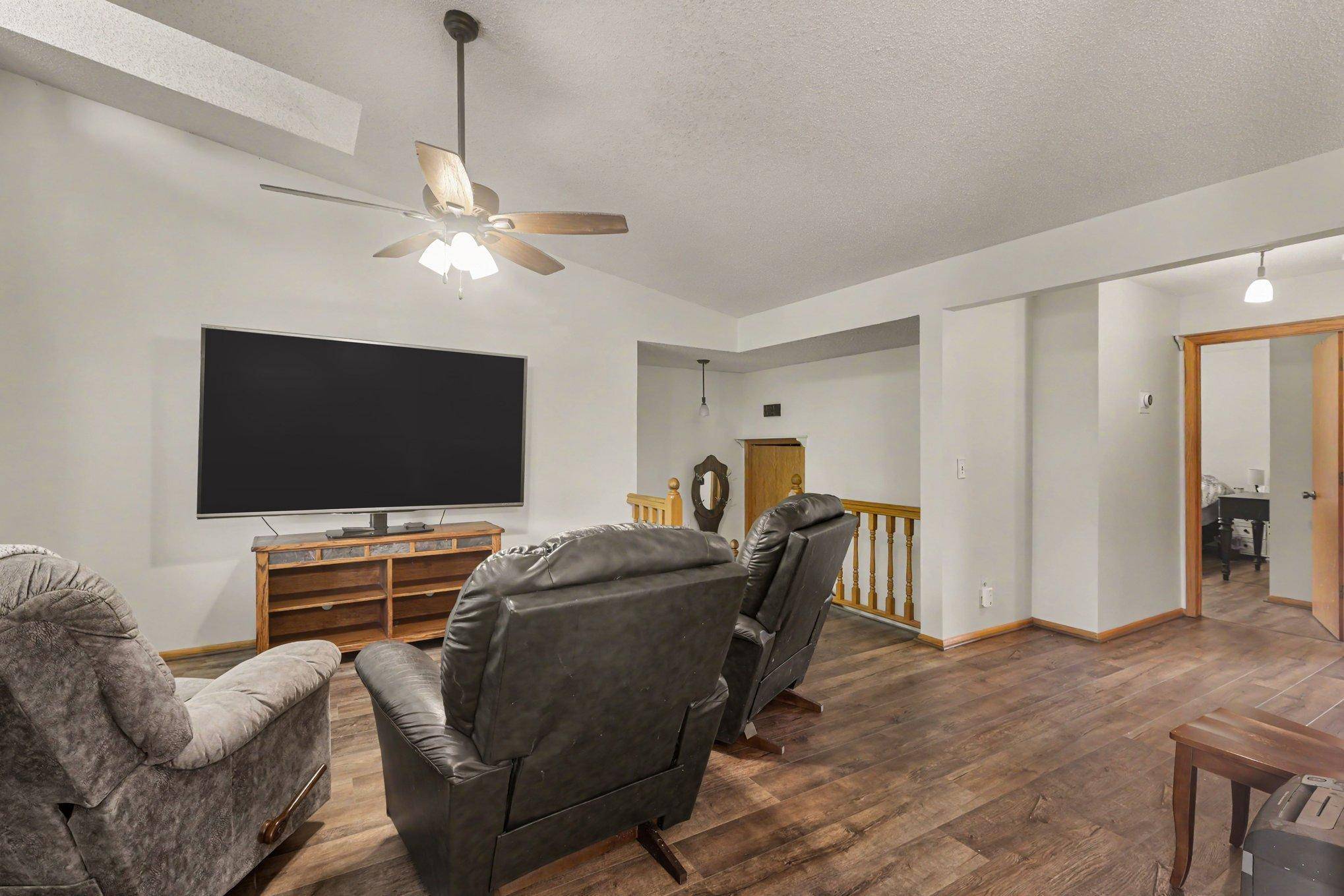 5626 N Innsbruck CT, Fridley, MN 55432