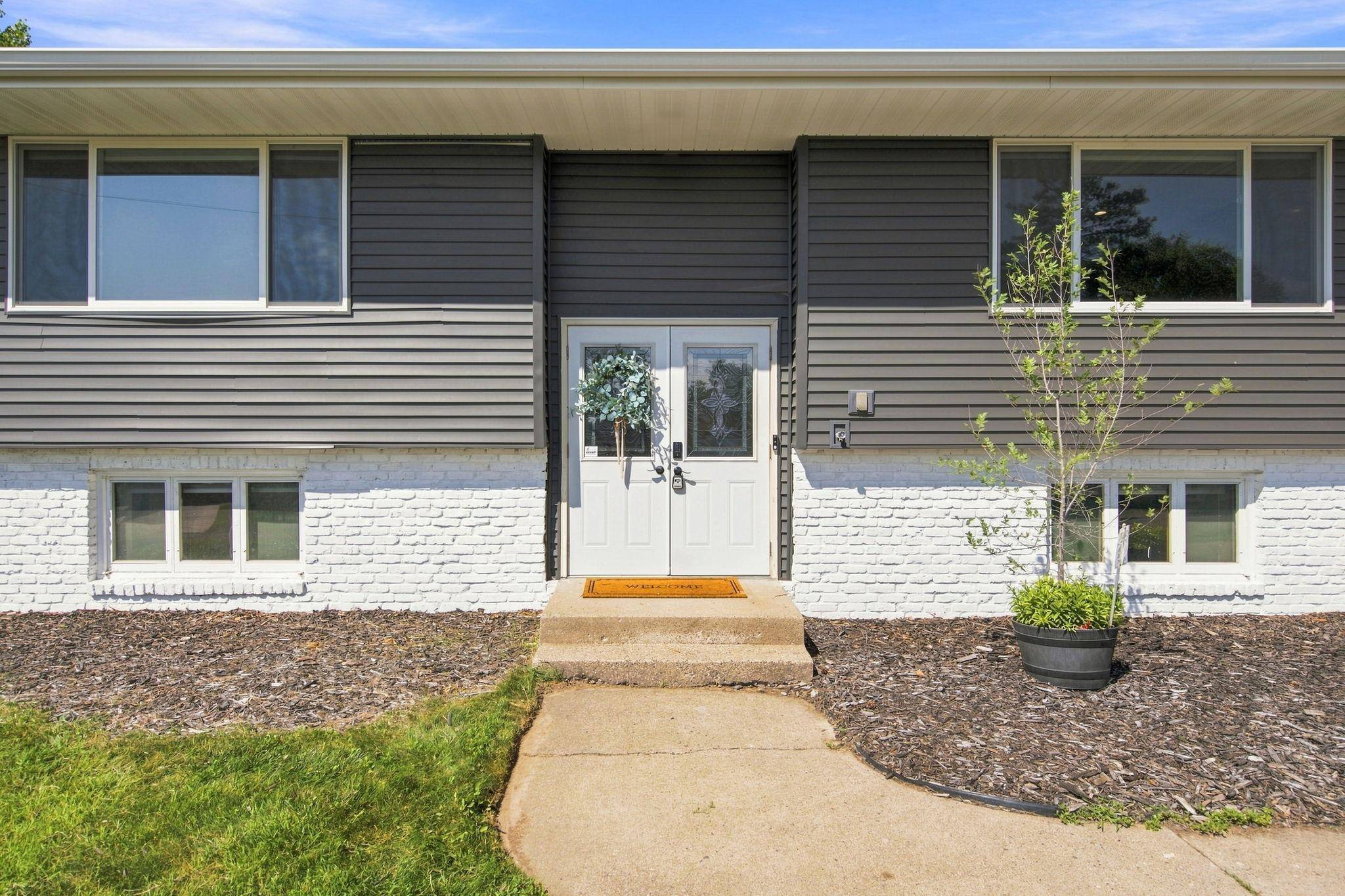 10201 209th ST N, Forest Lake, MN 55025
