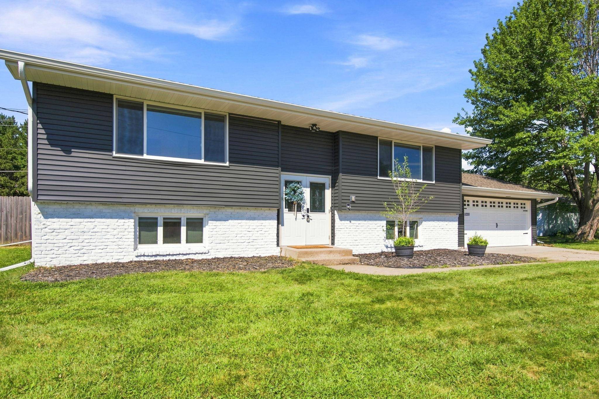 10201 209th ST N, Forest Lake, MN 55025