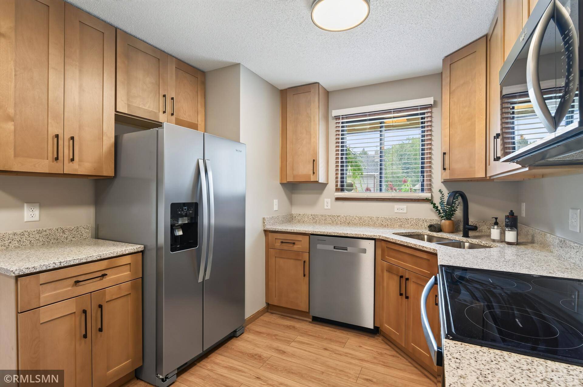 89 126th LN NW, Coon Rapids, MN 55448