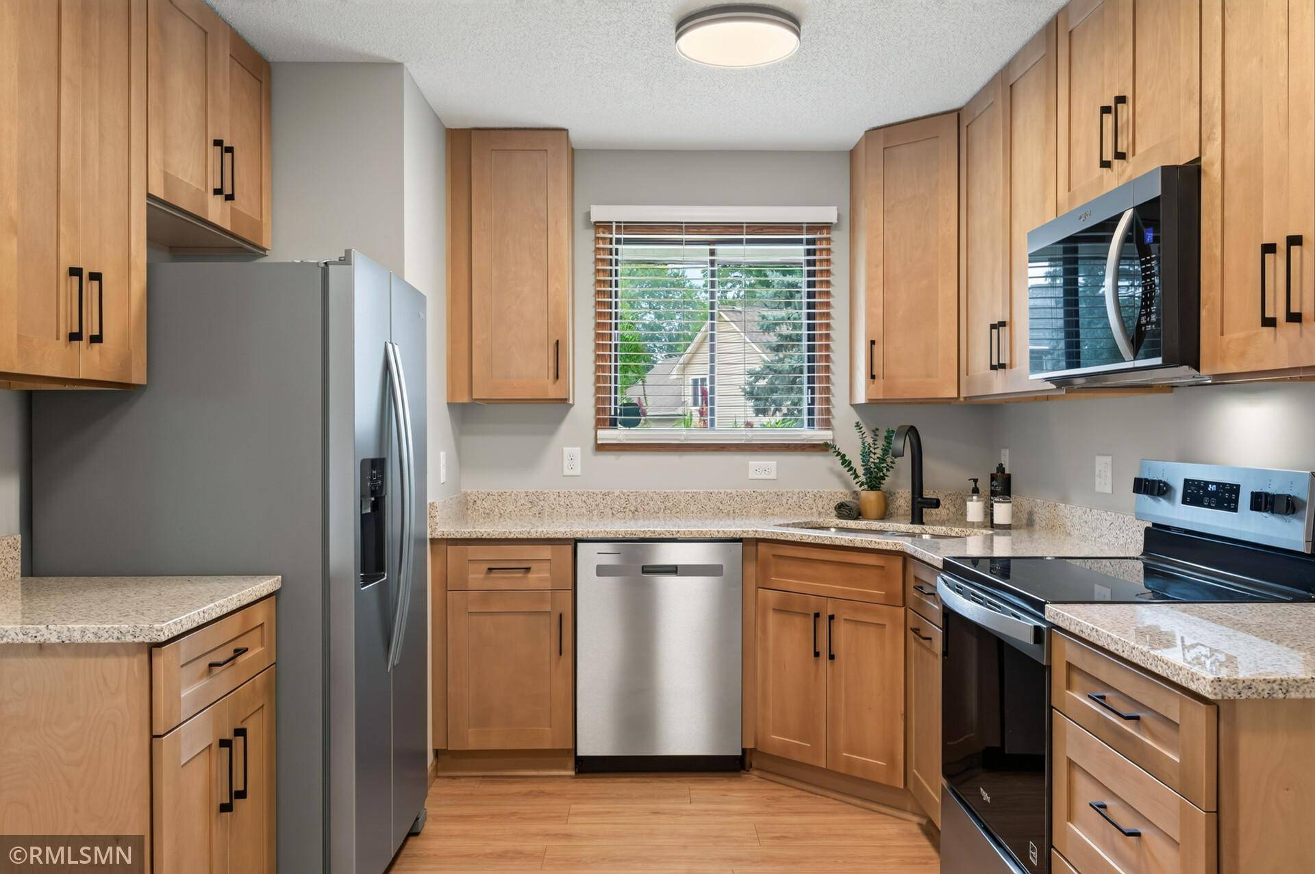 89 126th LN NW, Coon Rapids, MN 55448
