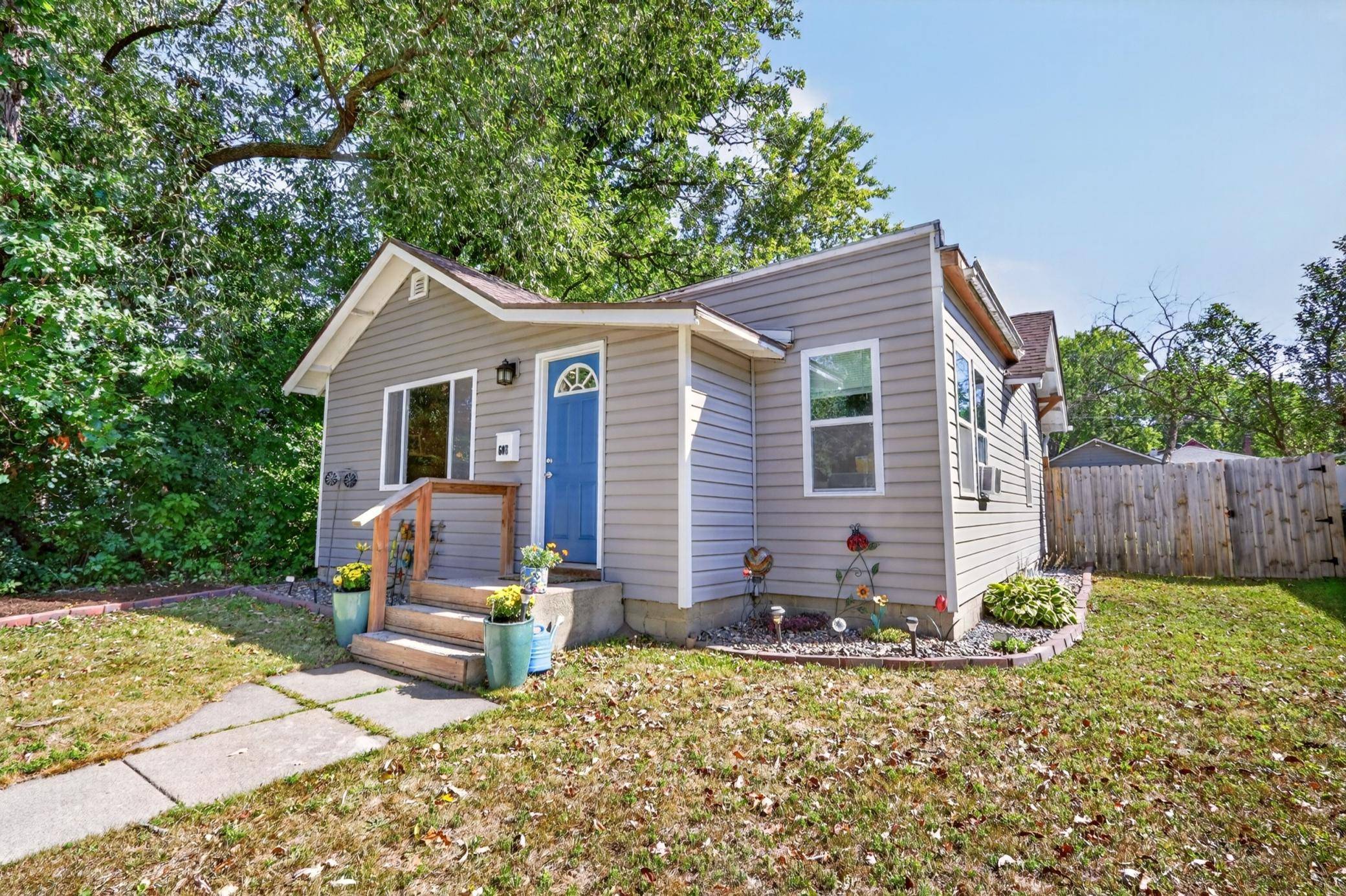 608 NE 3rd AVE, Grand Rapids, MN 55744