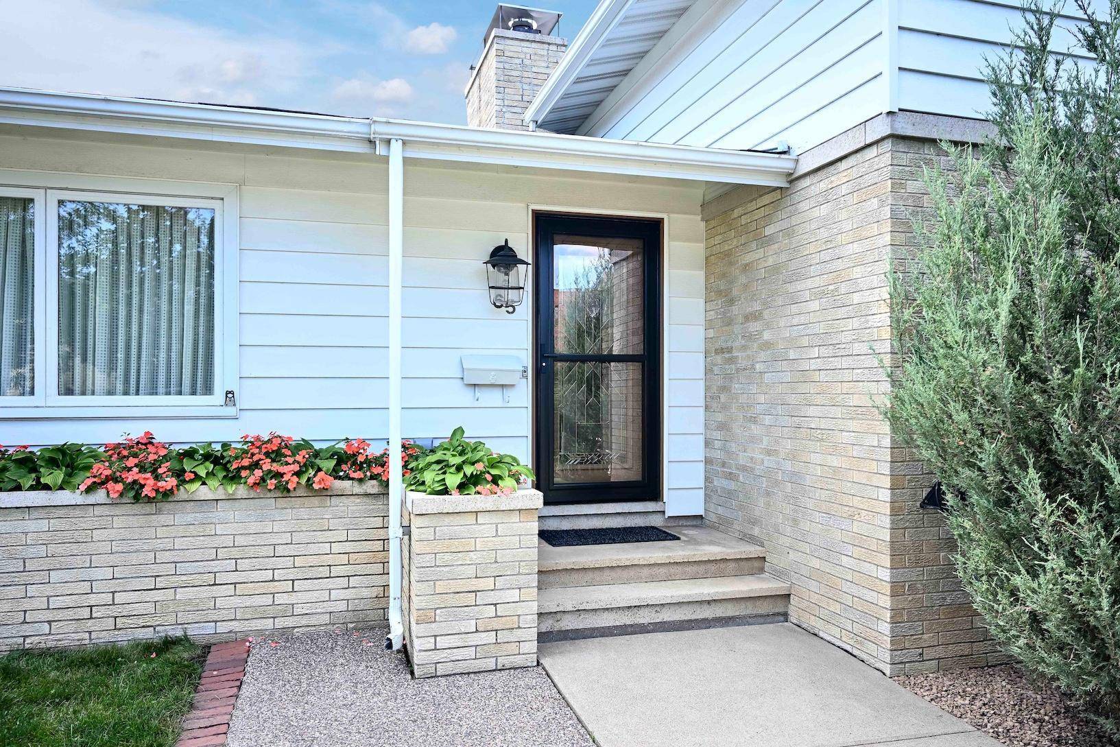 65 E Broadway ST, Winona, MN 55987
