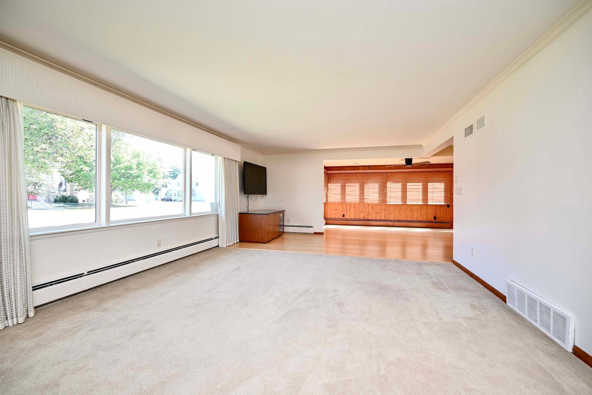 65 E Broadway ST, Winona, MN 55987