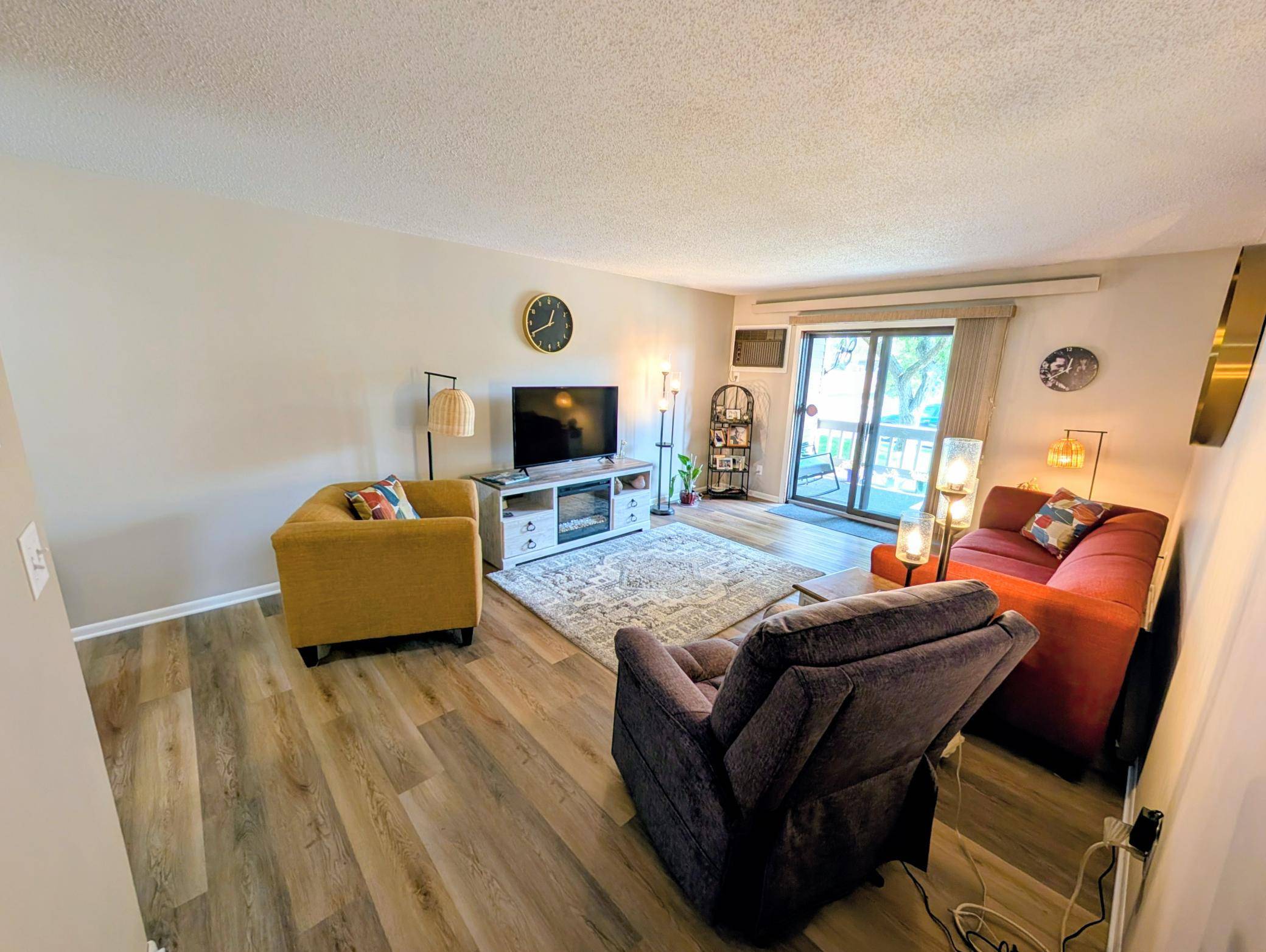 1828 Perlich AVE #1B, Red Wing, MN 55066