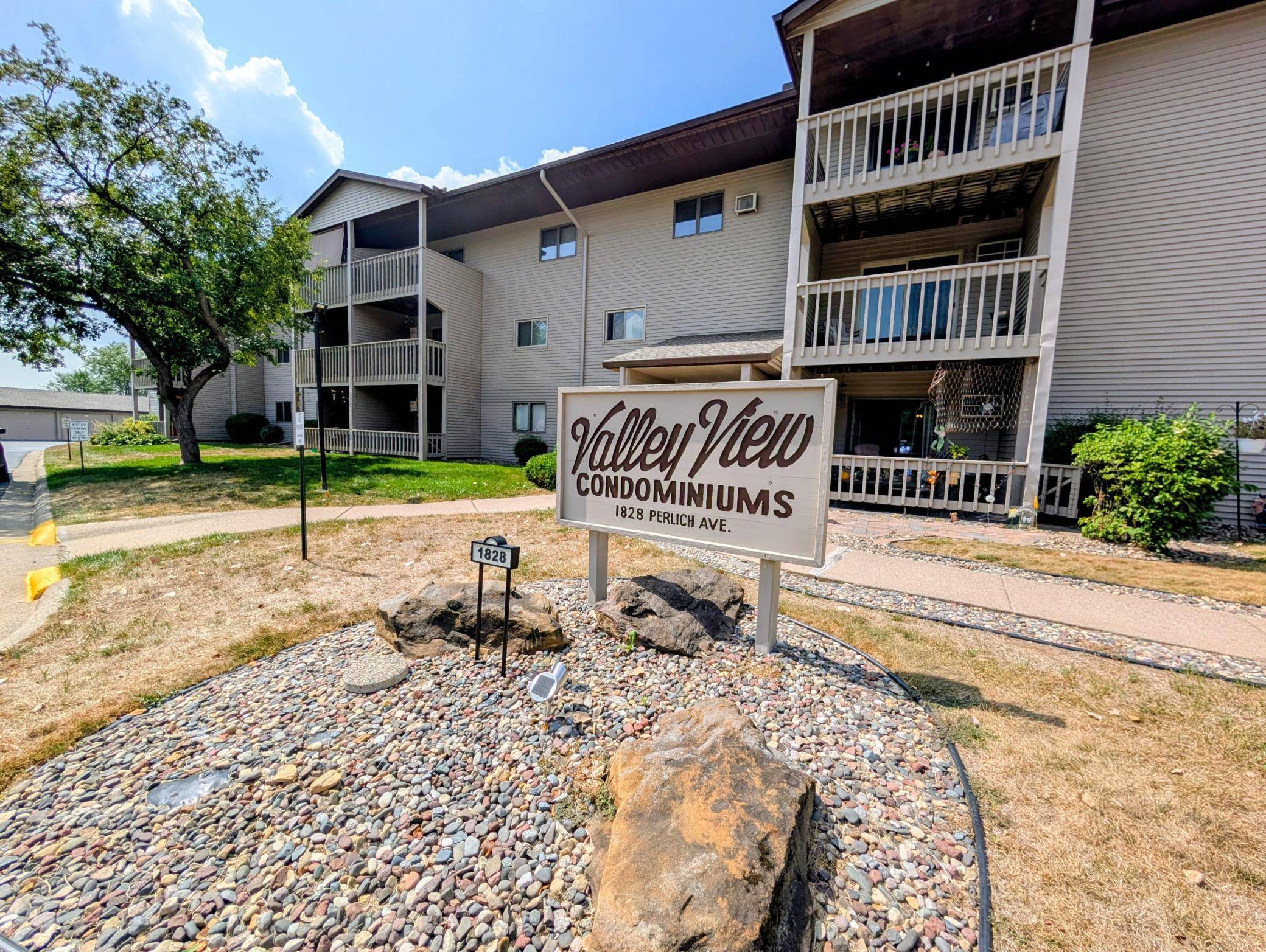 1828 Perlich AVE #1B, Red Wing, MN 55066