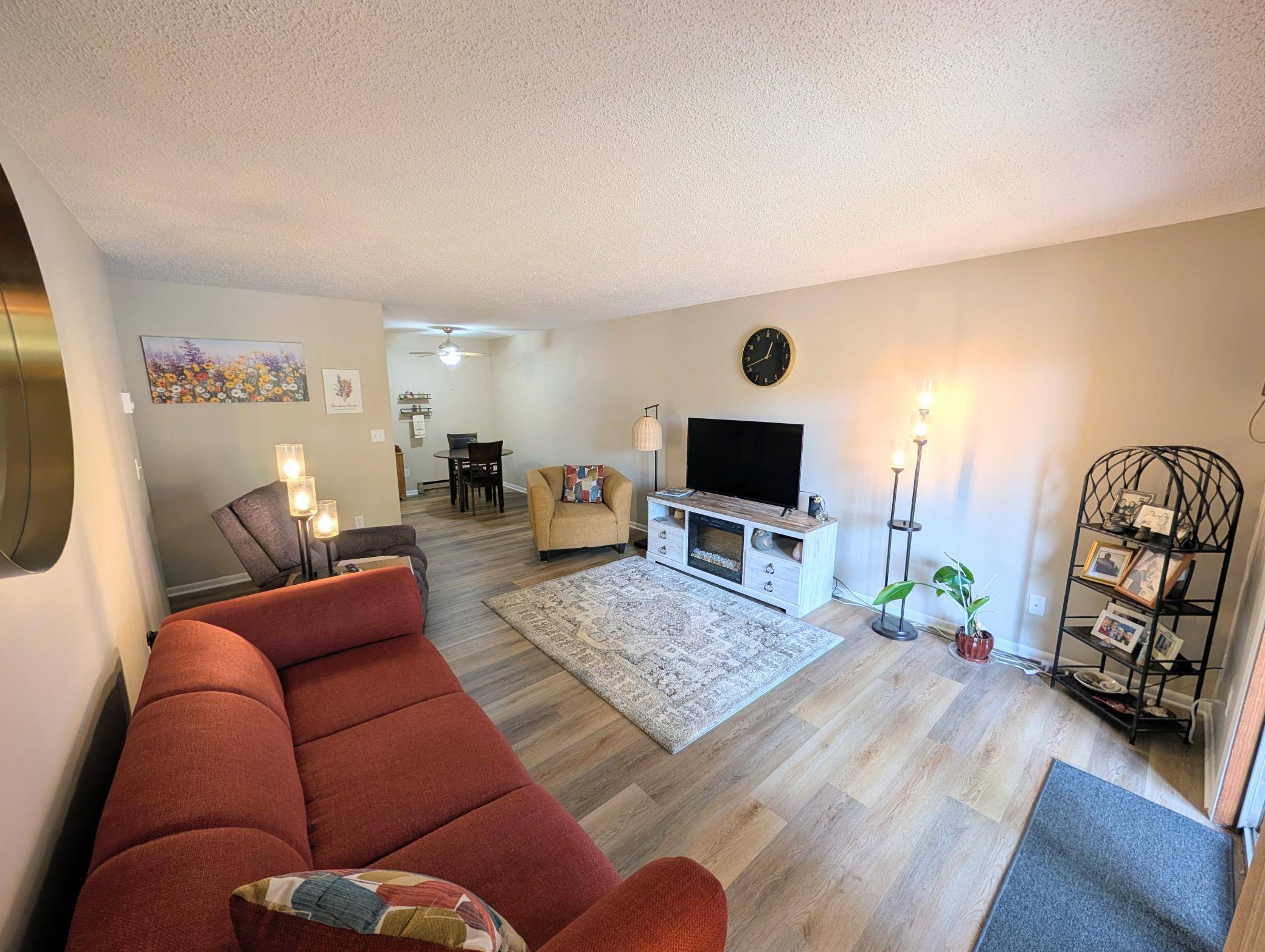 1828 Perlich AVE #1B, Red Wing, MN 55066