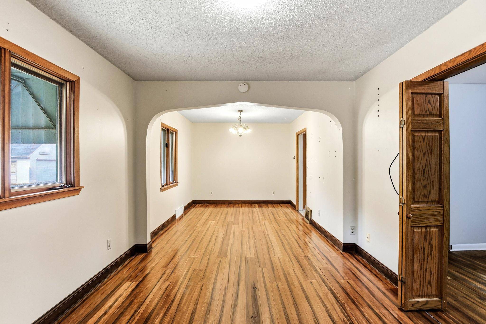 242 Park ST W, South Saint Paul, MN 55075