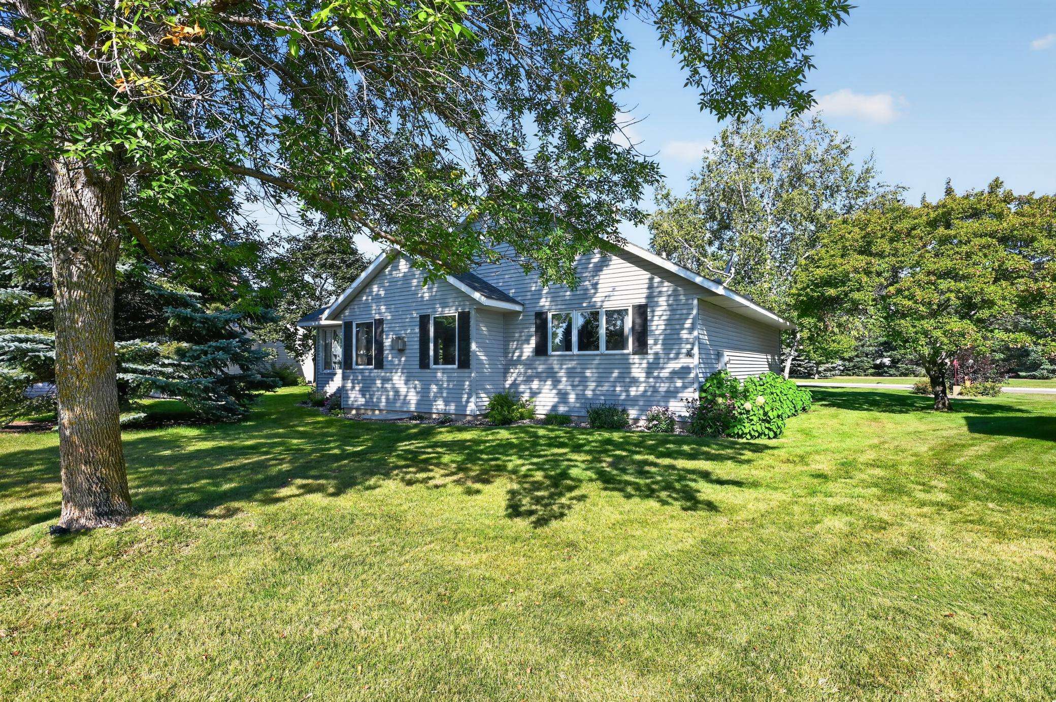 1258 Westbrook CIR, Alexandria, MN 56308