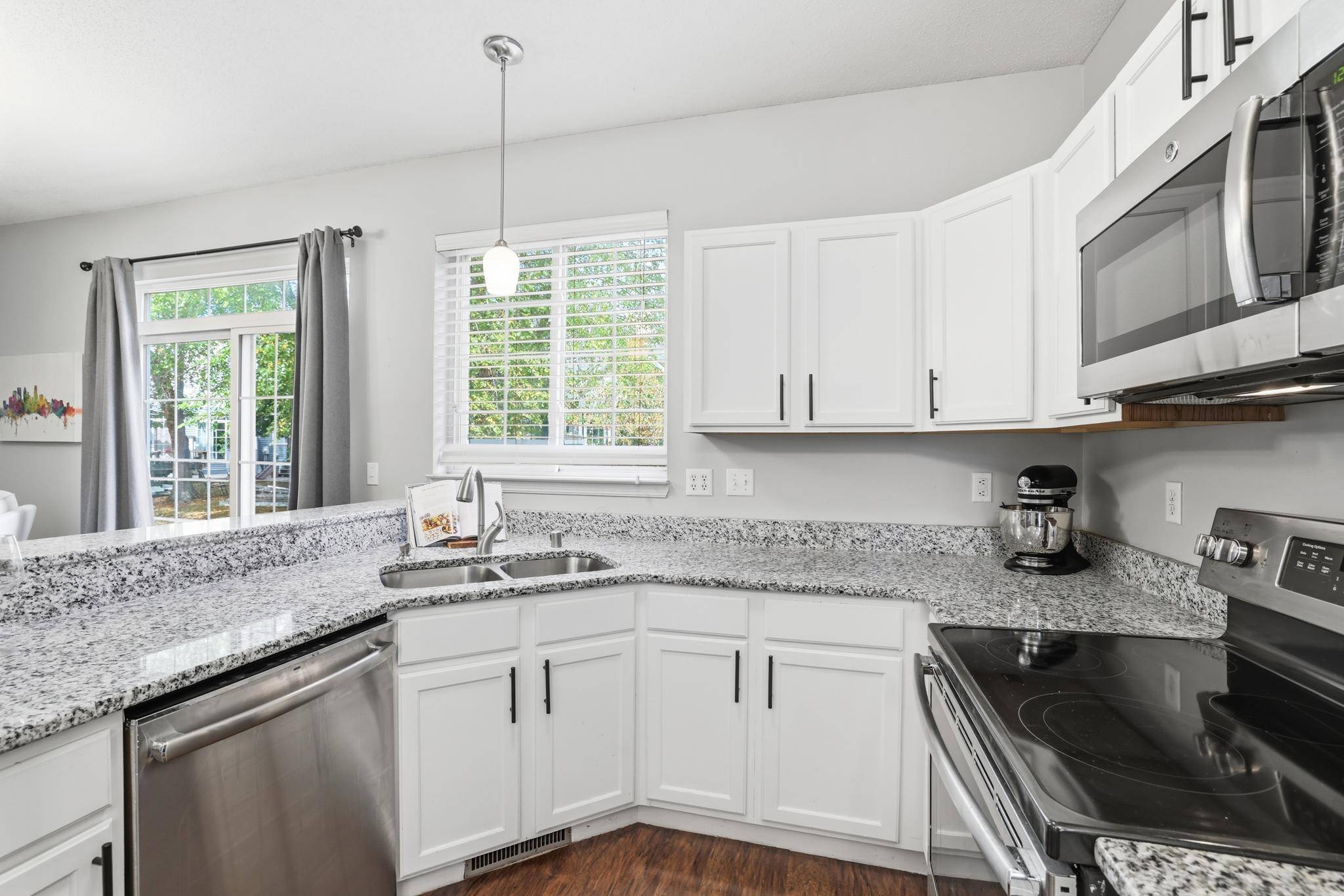 2078 Mainstreet, Hopkins, MN 55343