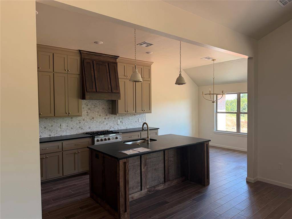2100 Preserve Edge DR, Edmond, OK 73034