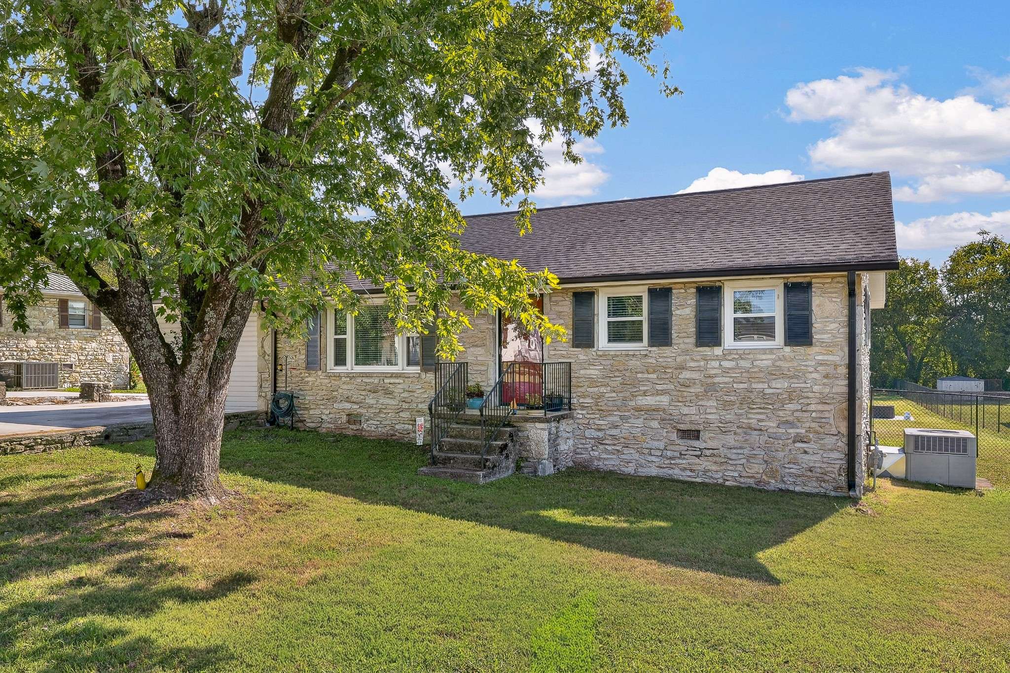 133 High Ave, Fayetteville, TN 37334