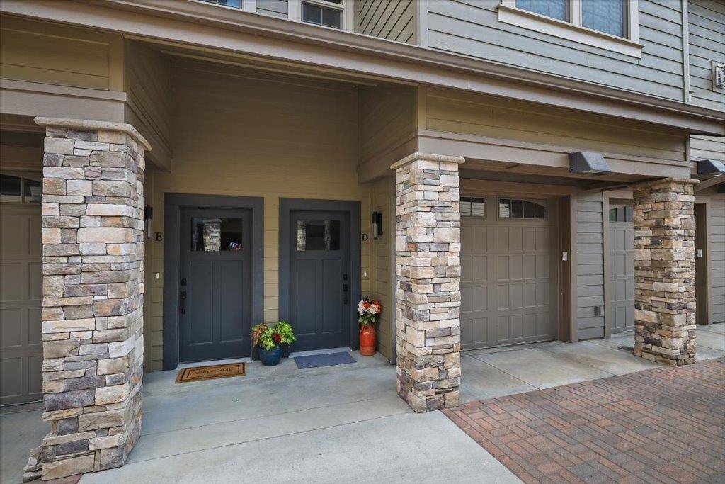 24481 E Pinnacle Ct #Unit D, Liberty Lake, WA 99019