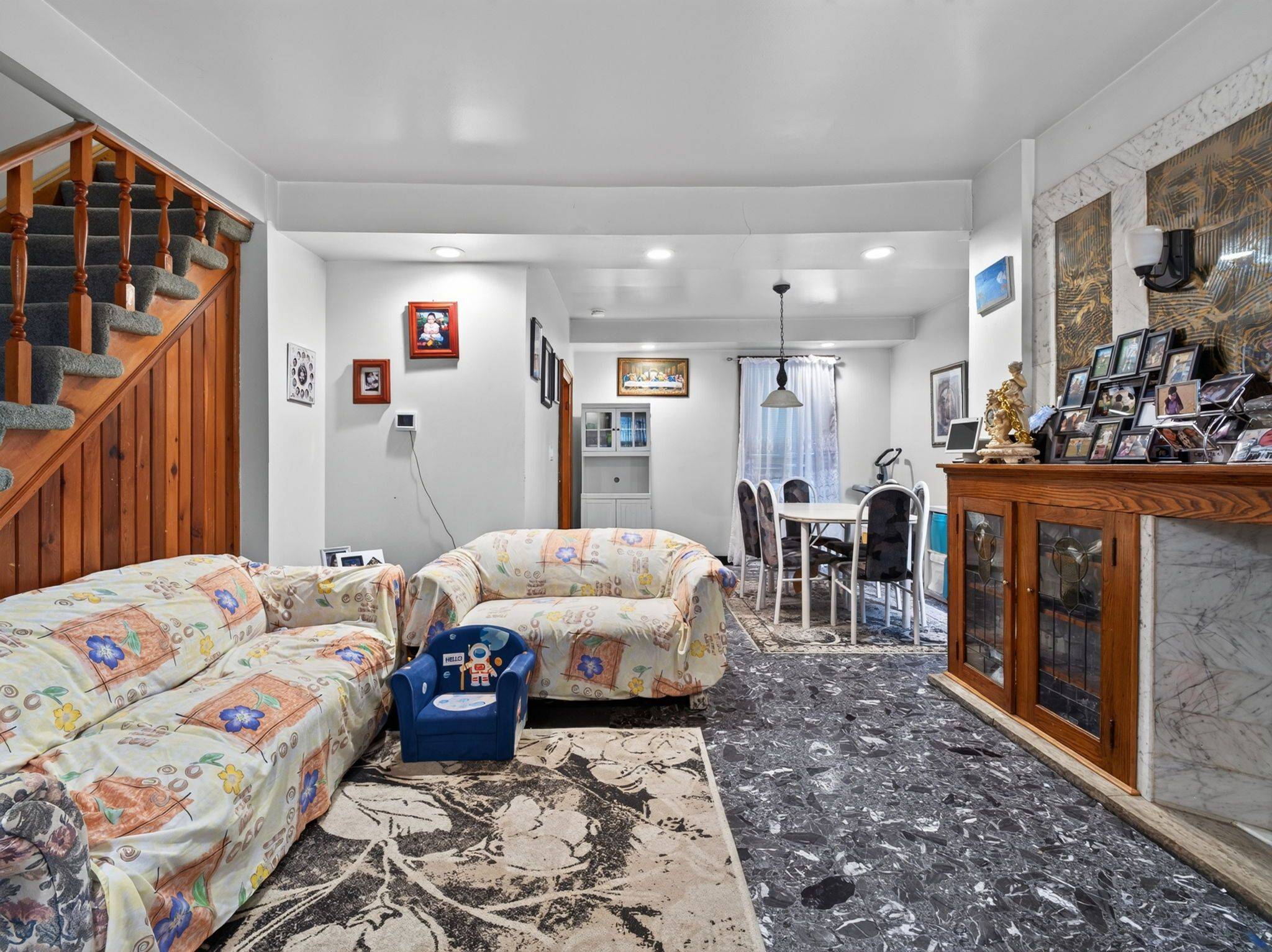 323 Nairn AVE, Toronto W03, ON M6E 4H9