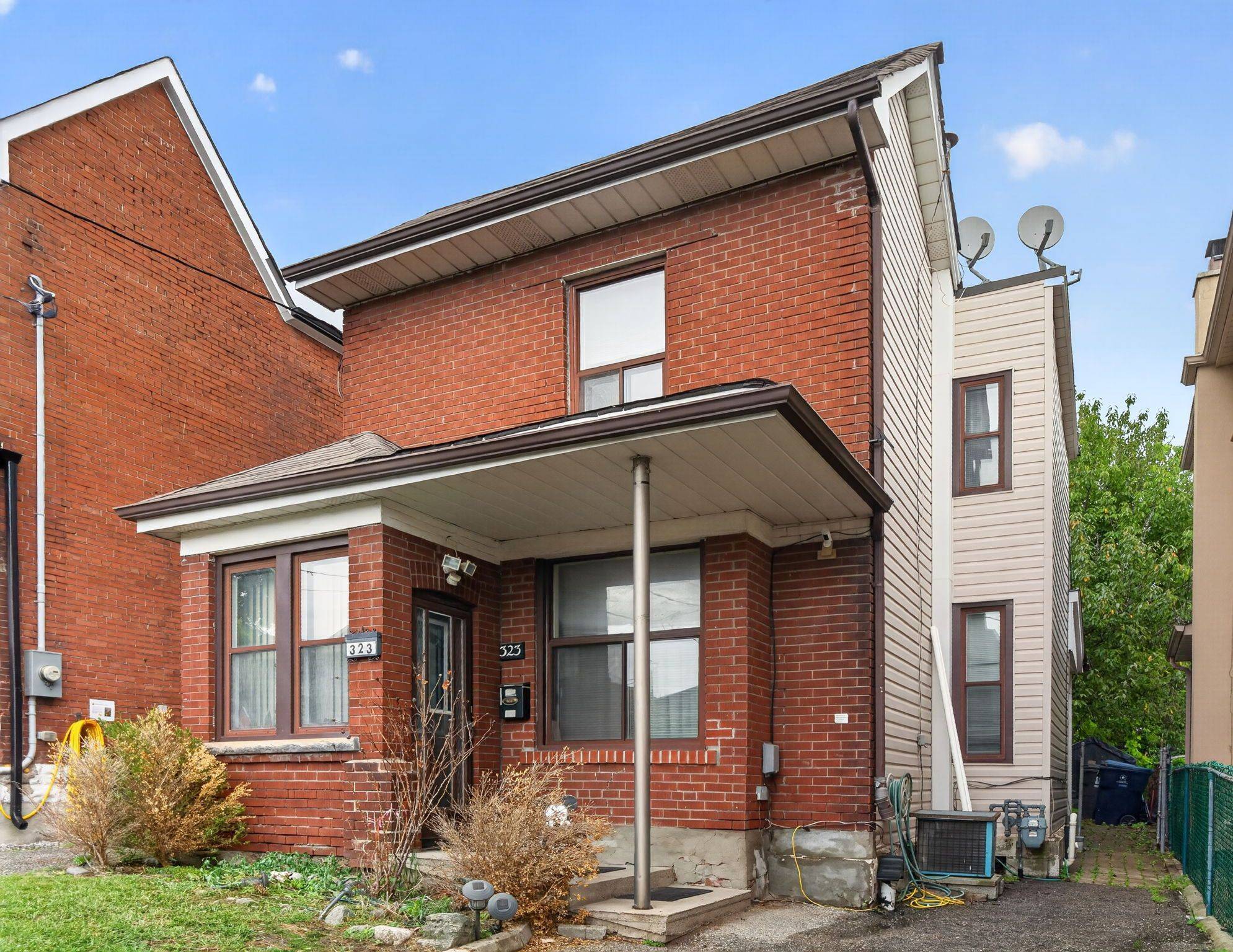 323 Nairn AVE, Toronto W03, ON M6E 4H9