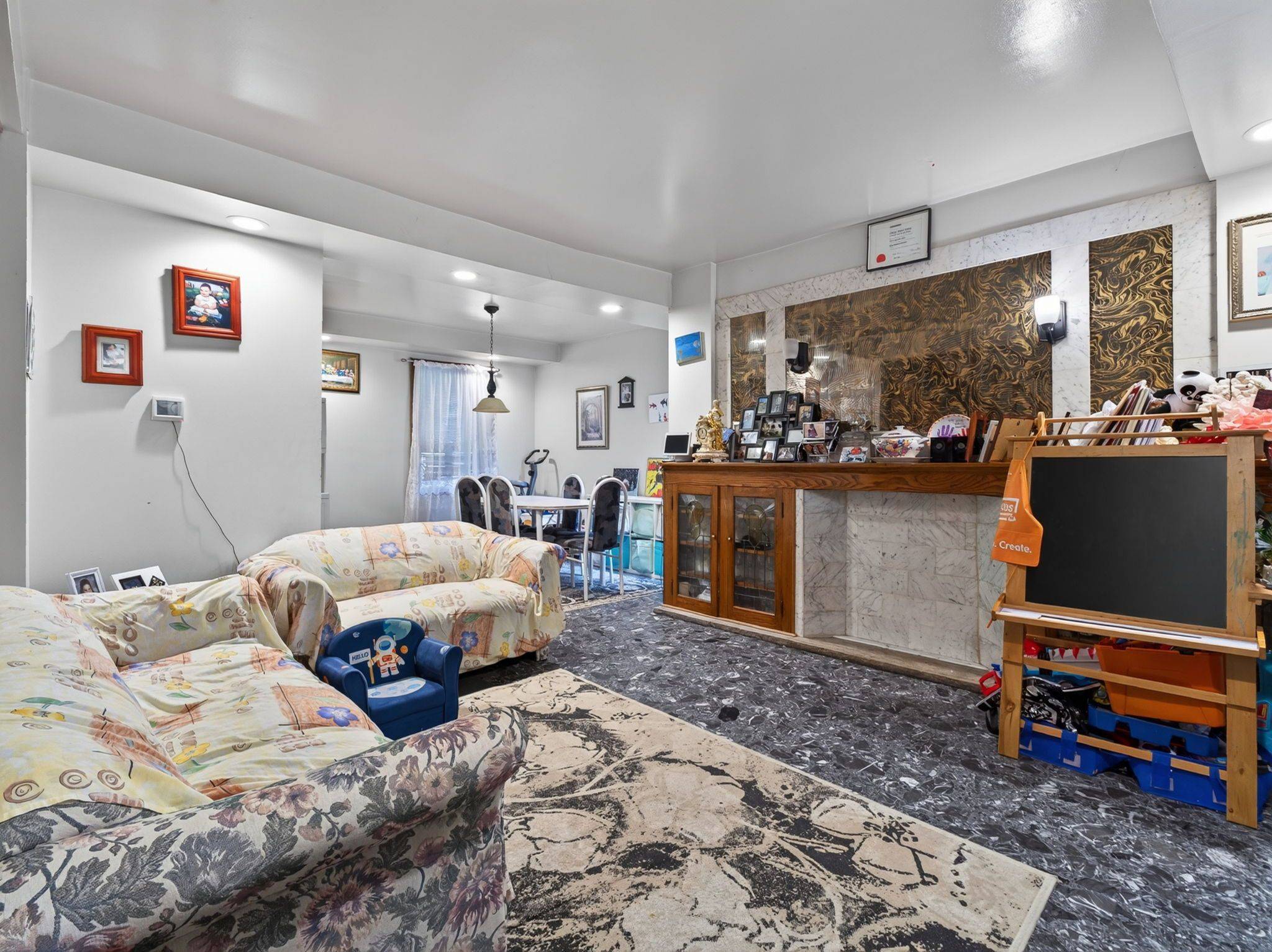 323 Nairn AVE, Toronto W03, ON M6E 4H9
