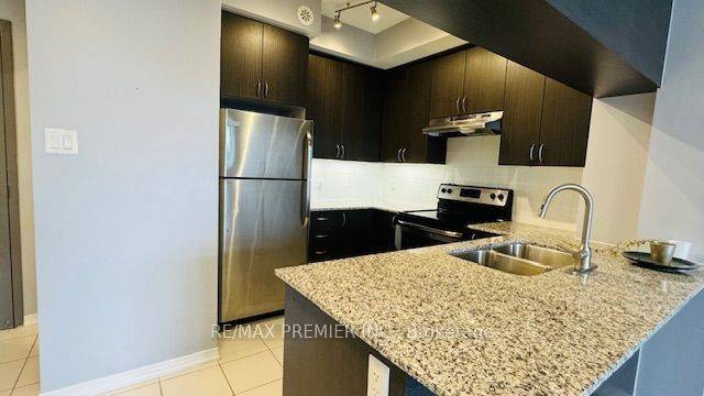 54 SKY HARBOUR DR #313, Brampton, ON L7A 0A1
