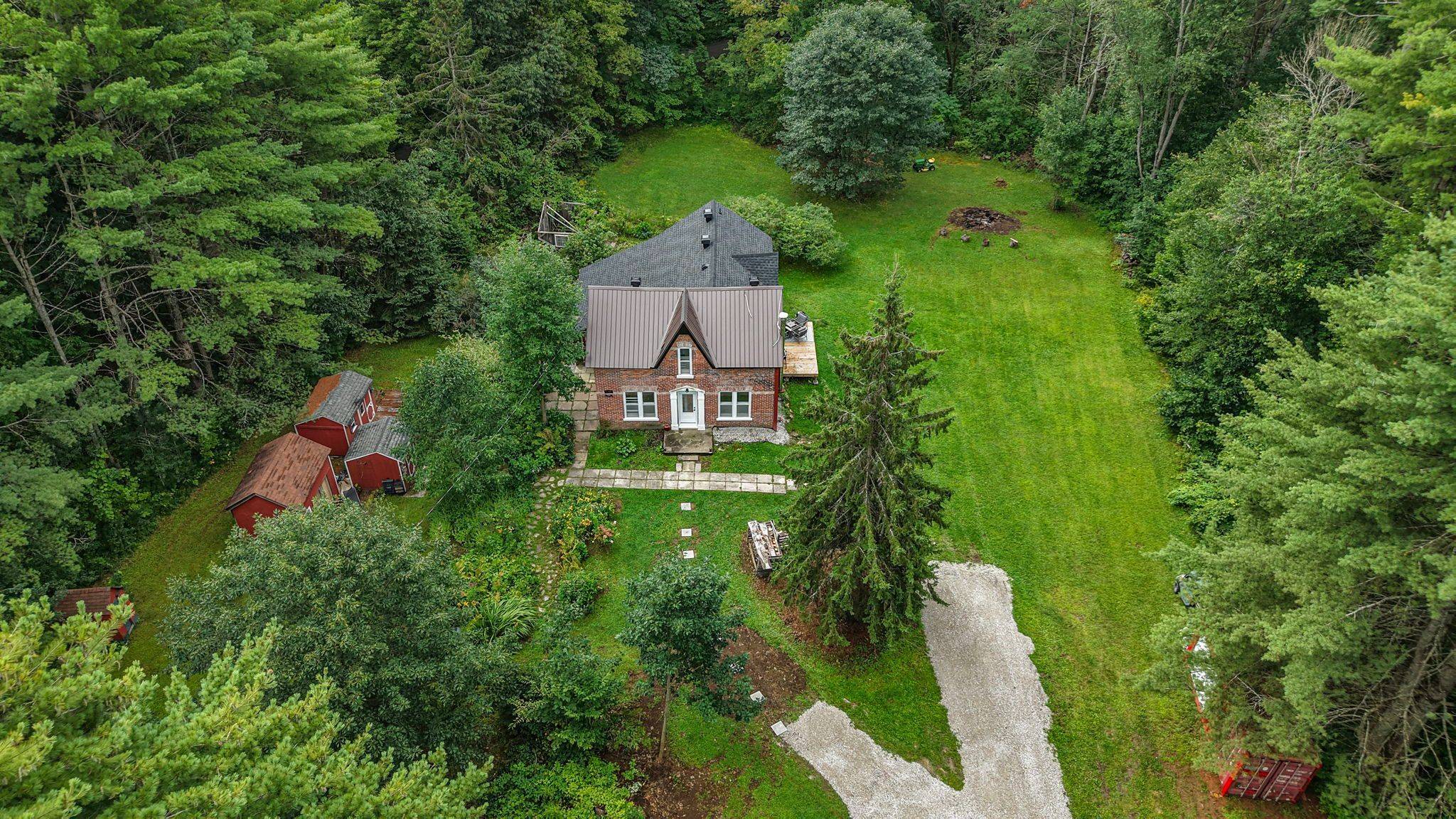 1289 Graham RD, Gravenhurst, ON P0E 1N0