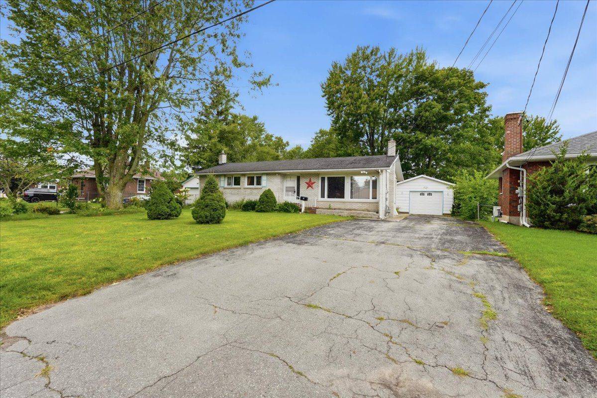 5 Simeon ST, Prince Edward County, ON K0K 2T0
