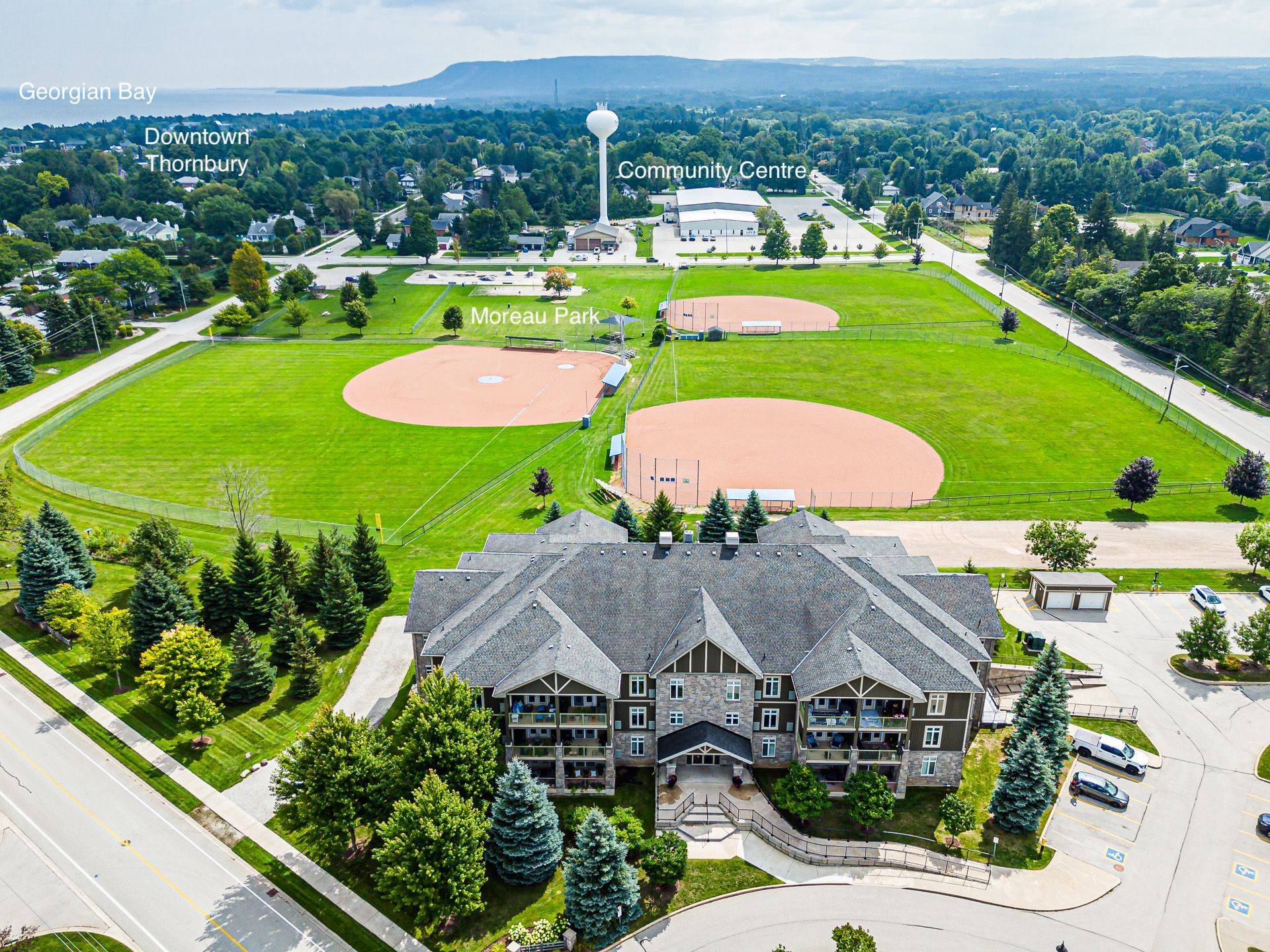 27 Beaver ST #208, Blue Mountains, ON N0H 2P0