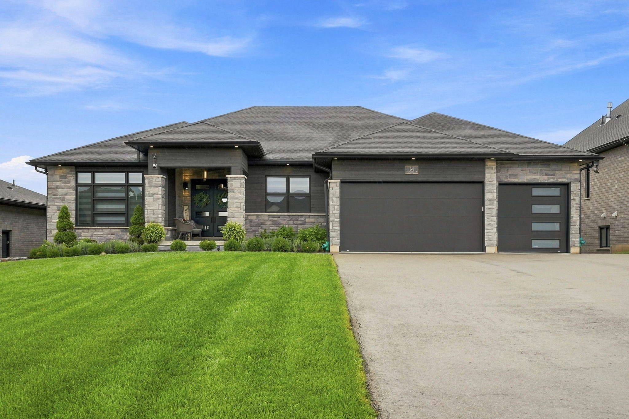 14 Hudson DR, Brantford, ON N3T 0V6
