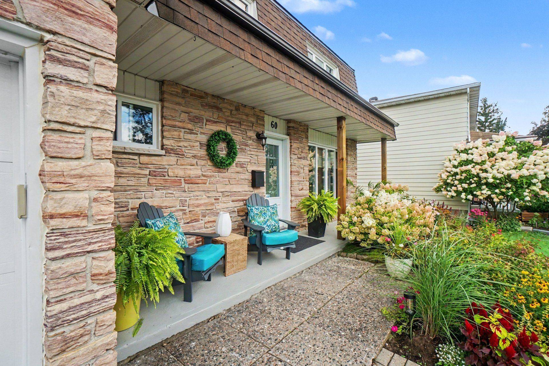 60 Woodburn DR, Blackburn Hamlet, ON K1B 3A7