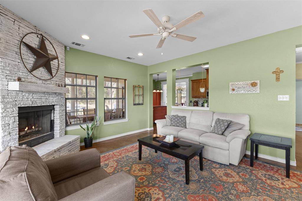 325 Bolton Road, Granbury, TX 76049