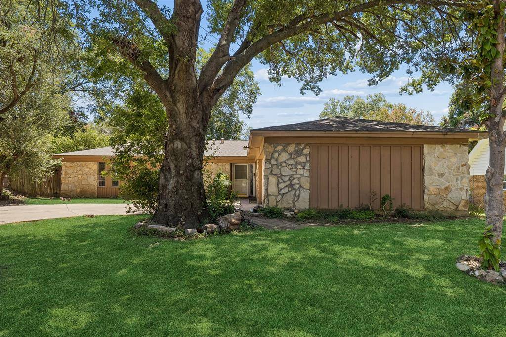 6153 Walla Avenue, Fort Worth, TX 76133