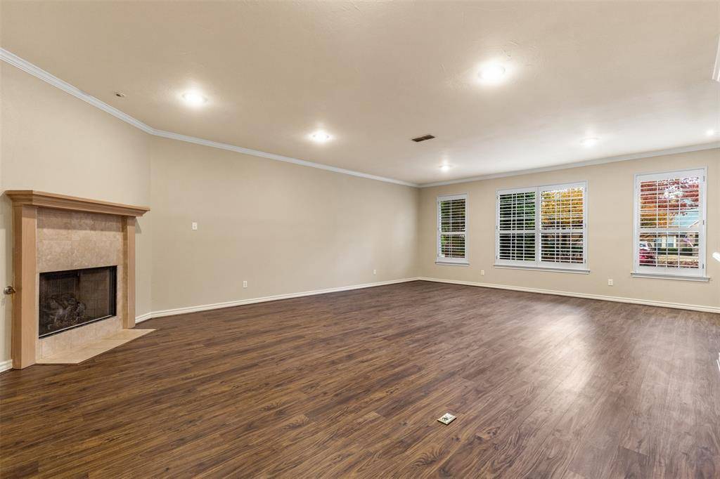 5875 Pecan Chase, Benbrook, TX 76132