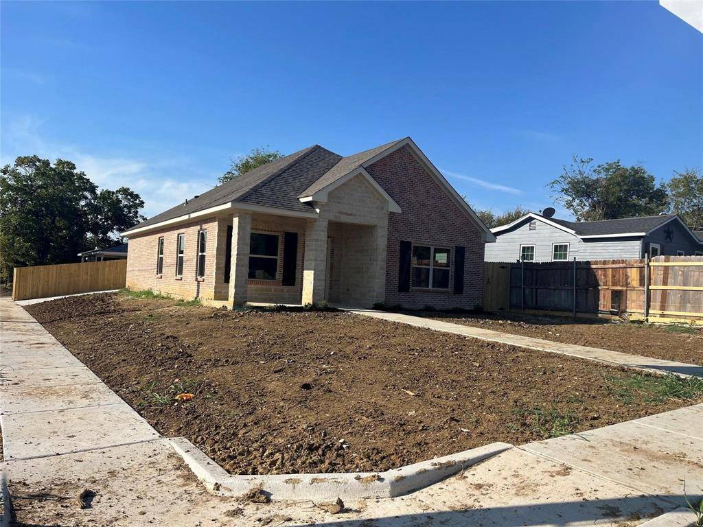 4340 M Avenue, Fort Worth, TX 76105