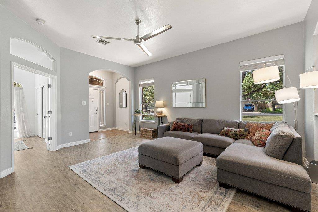 10336 Channel Island DR, Austin, TX 78747