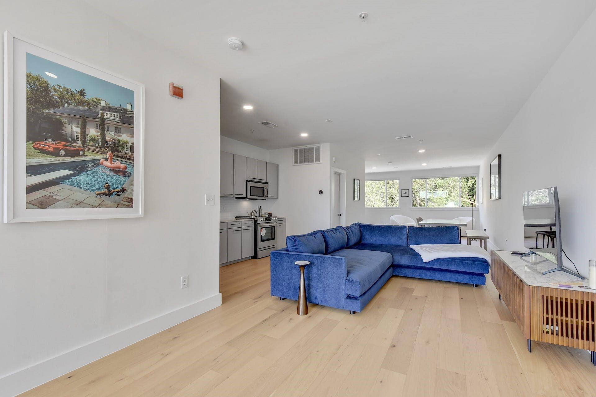 2906 S 1st ST #206, Austin, TX 78704