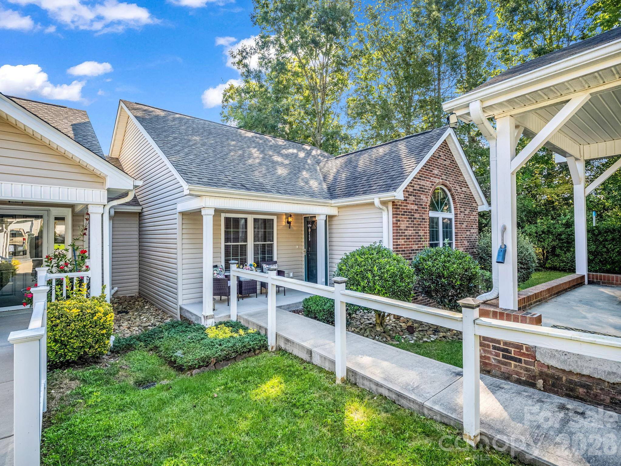 59 S Woodridge View CT, Hendersonville, NC 28791