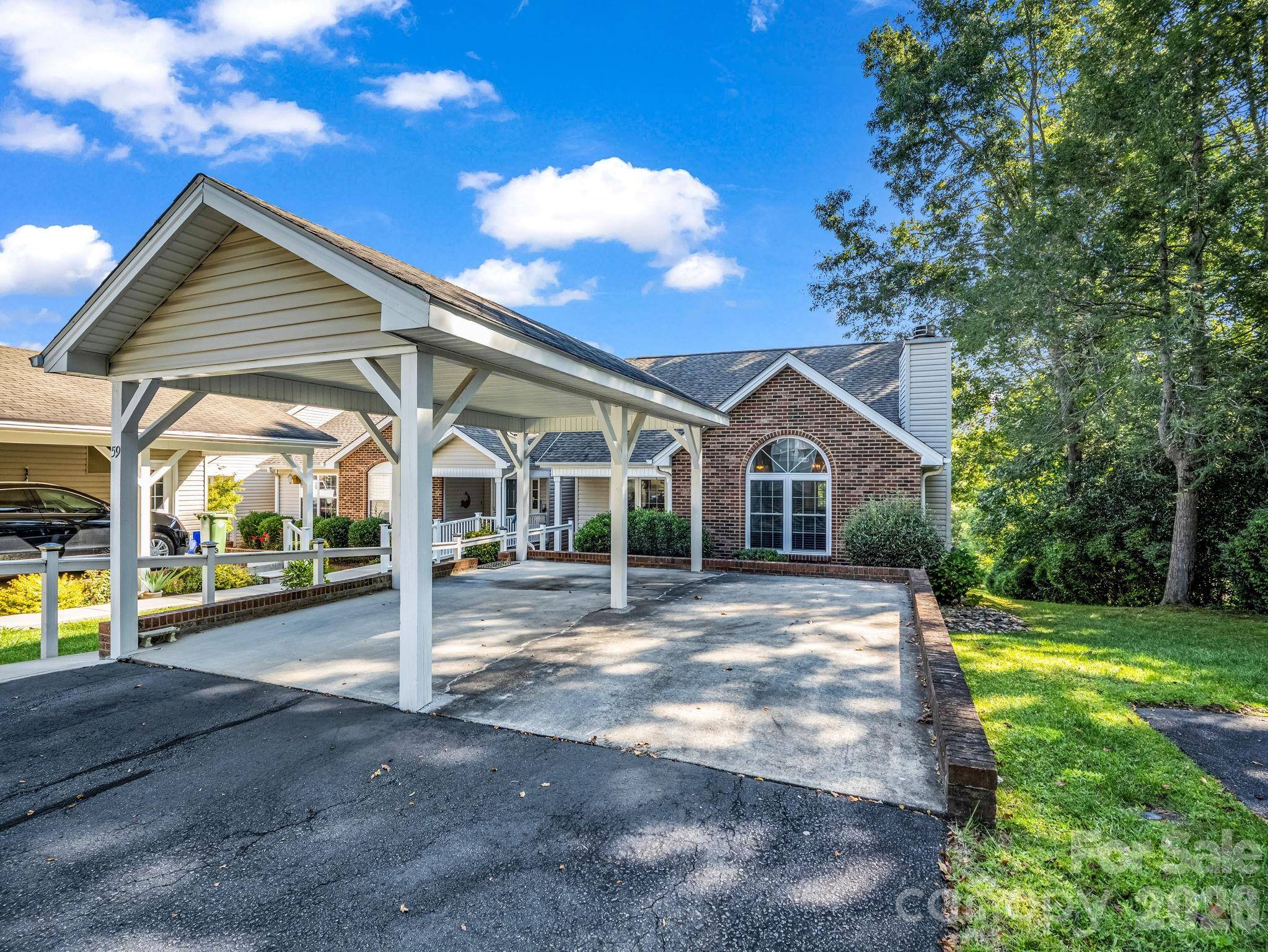 59 S Woodridge View CT, Hendersonville, NC 28791