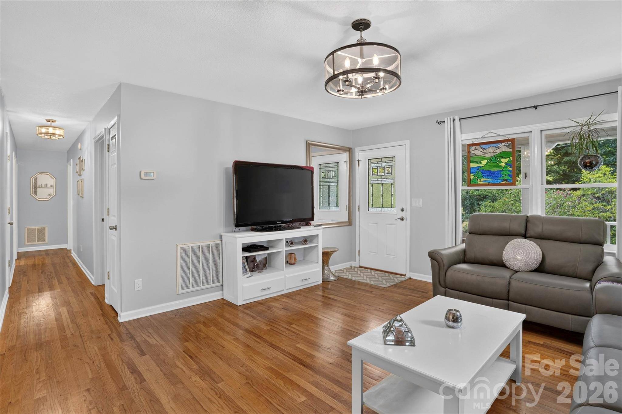 50 Autumn View DR, Hendersonville, NC 28792