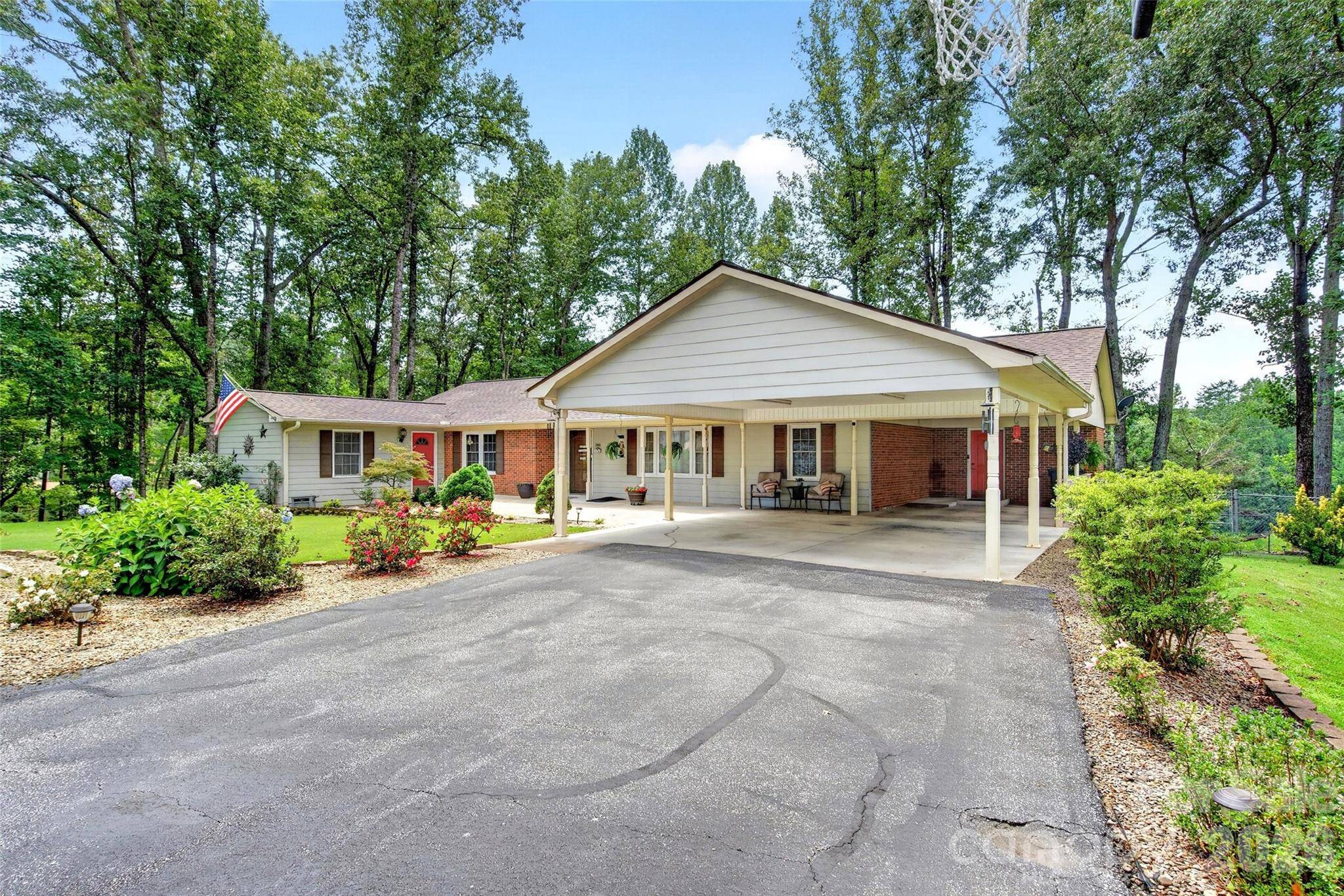 146 Cobblestone DR, Marion, NC 28752