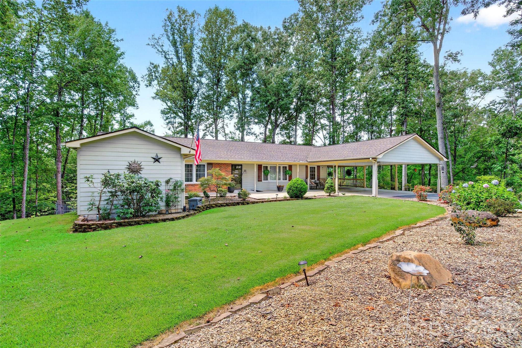 146 Cobblestone DR, Marion, NC 28752