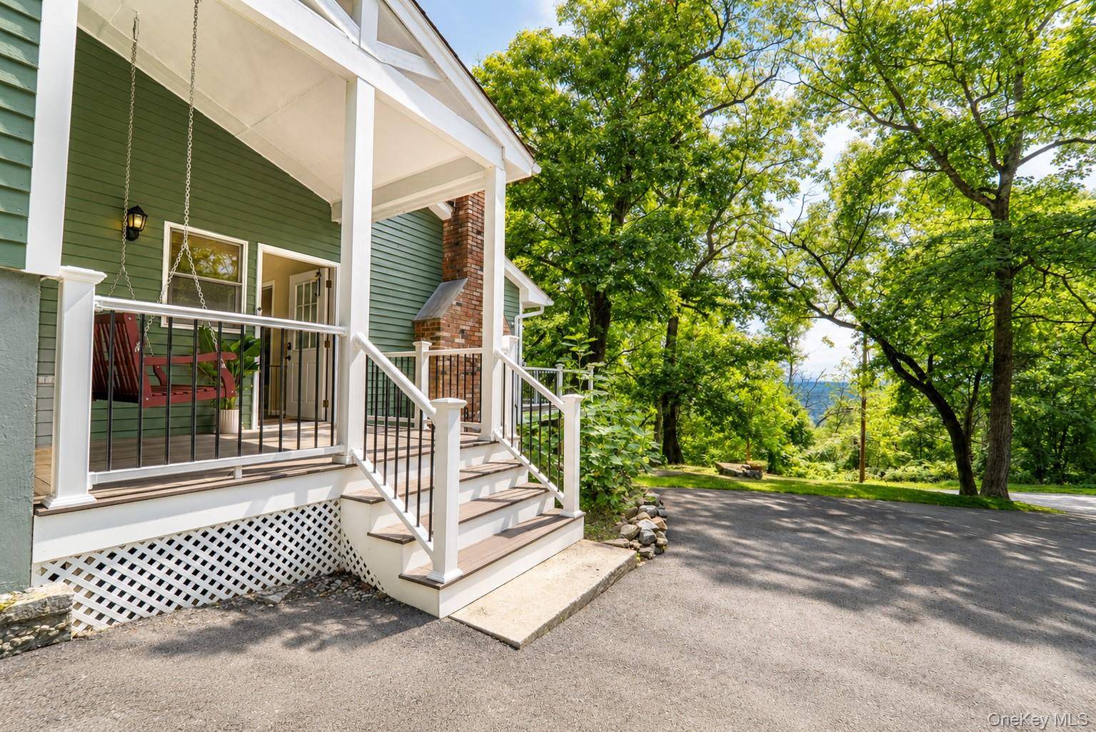 31 Pleasant RD, Lake Peekskill, NY 10537