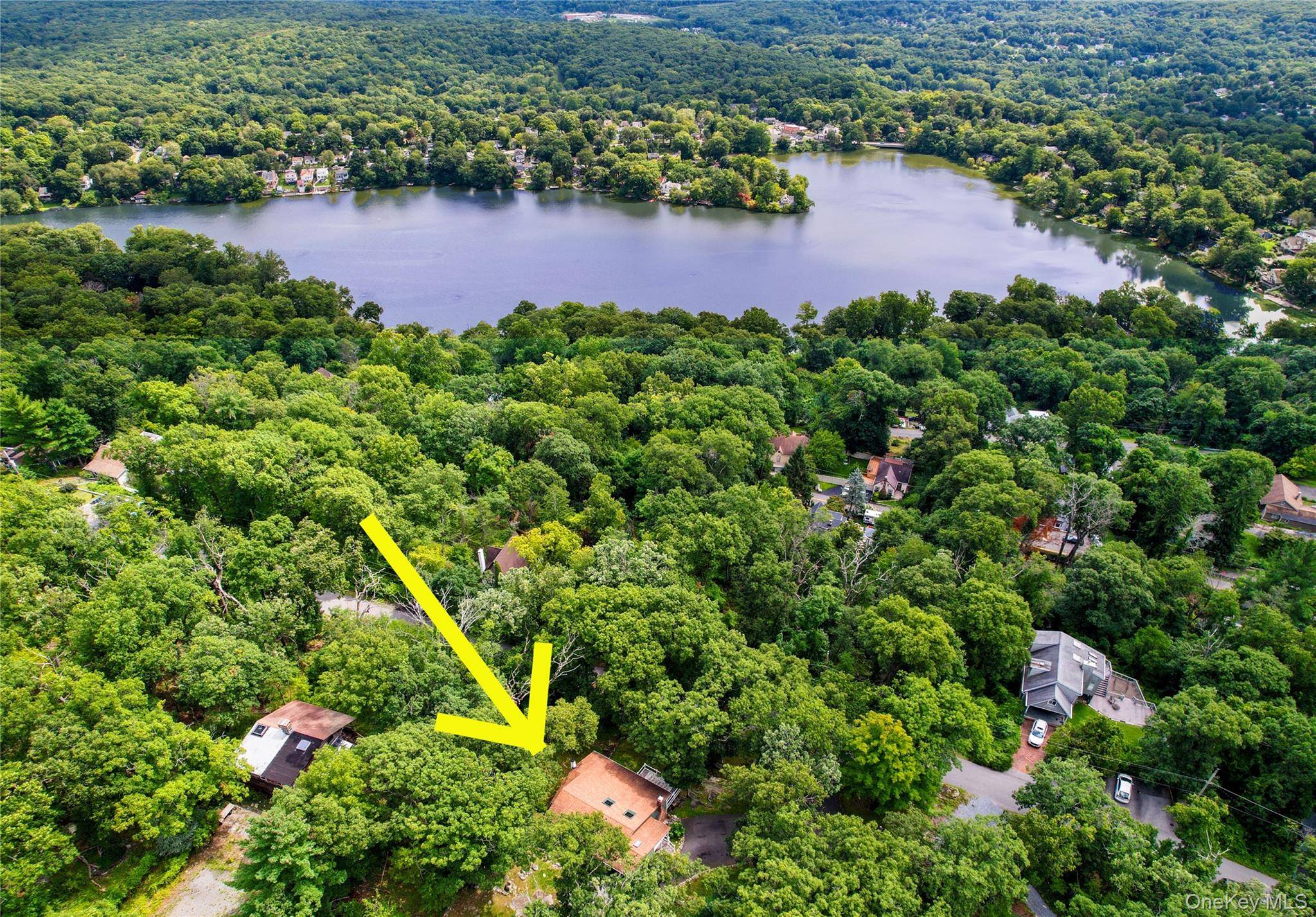 31 Pleasant RD, Lake Peekskill, NY 10537