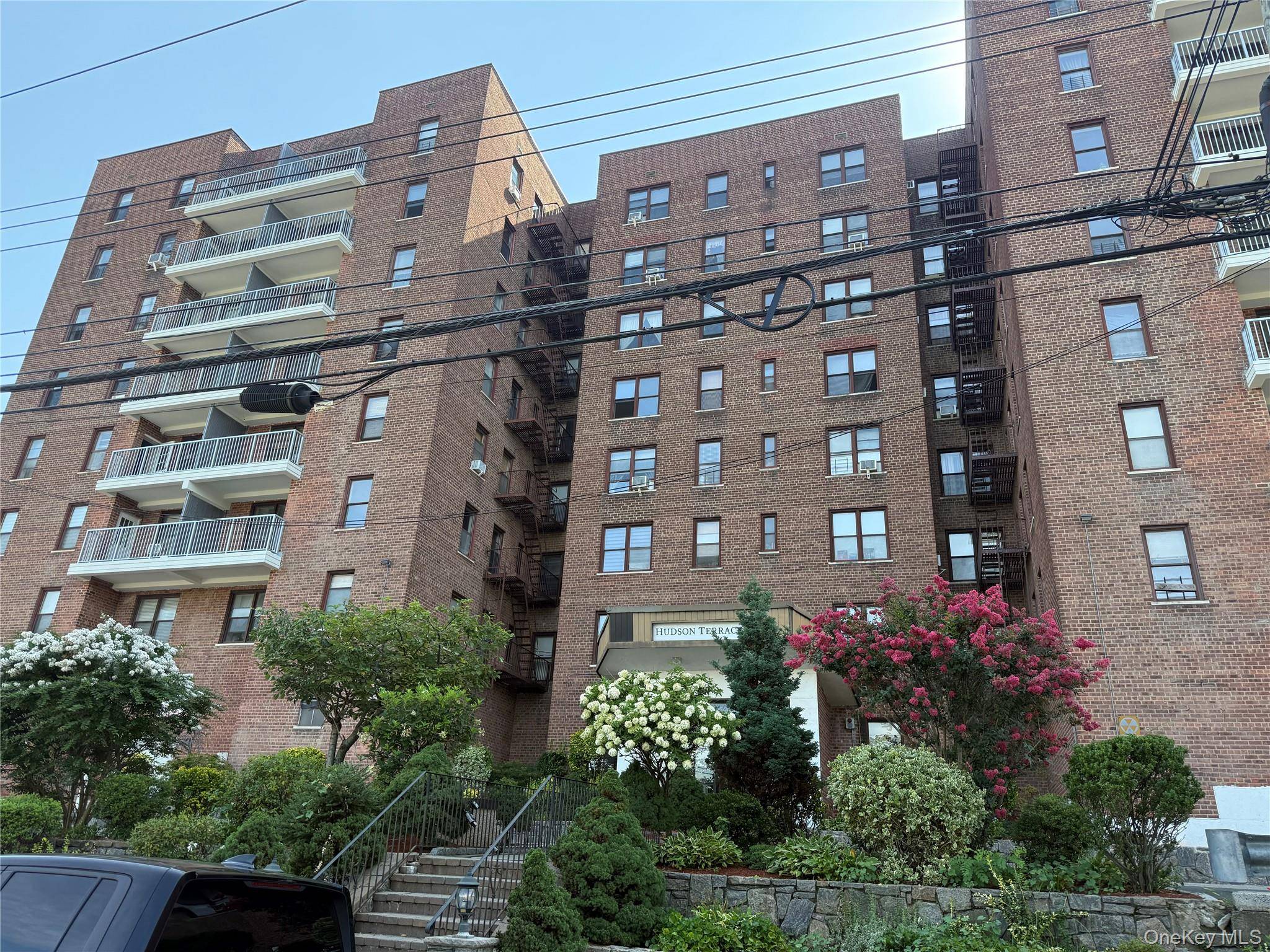 678 Warburton AVE #4F, Yonkers, NY 10701